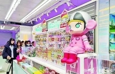 萬物皆可“潮”！潮流玩具的工美設(shè)計(jì)“潮”在何處？探秘超207億元市場的審美與商業(yè)密碼